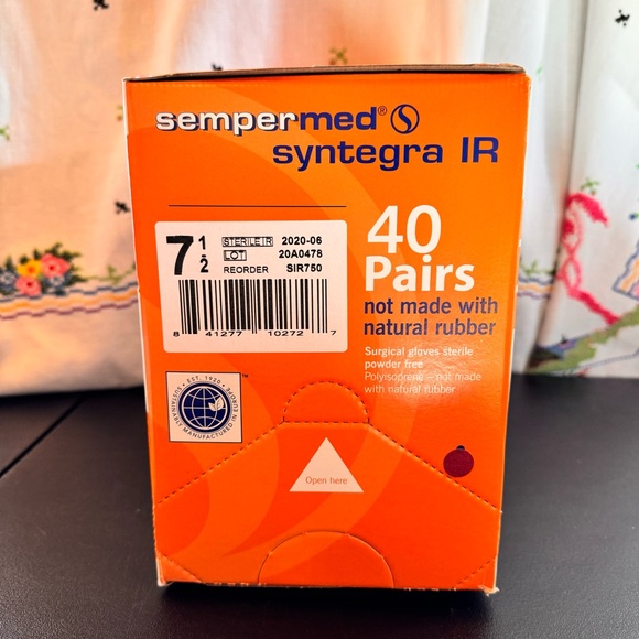 Sempermed Syntegra IR Surgical Gloves, Size 7.5 (40 Pairs/Box) - Picture 2 of 7